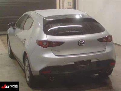 Mazda MAZDA3  с аукциона в Японии