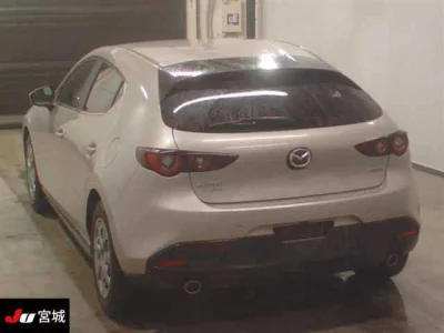Mazda MAZDA3  с аукциона в Японии