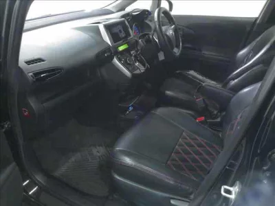 Toyota WISH  с аукциона в Японии