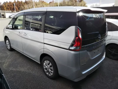 Nissan SERENA  с аукциона в Японии