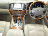 Toyota LAND CRUISER лот № 1104 оценка 3.5  с аукциона в Японии 2