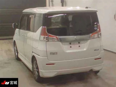 Mitsubishi DELICA D2  с аукциона в Японии