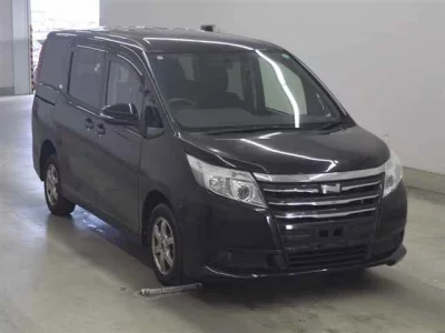 Toyota NOAH  с аукциона в Японии