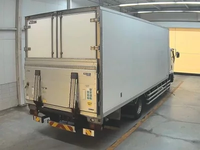 Isuzu FORWARD  с аукциона в Японии