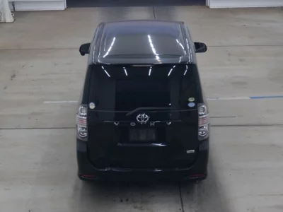 Toyota VOXY  с аукциона в Японии