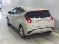 Toyota AQUA лот № 3009 оценка 4  с аукциона в Японии 1