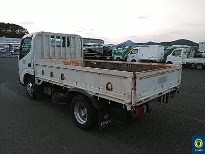 Toyota DYNA  с аукциона в Японии