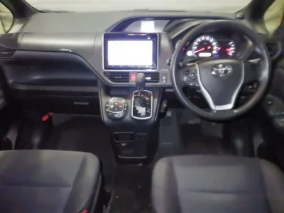 Toyota NOAH  с аукциона в Японии