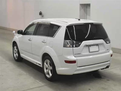 Mitsubishi OUTLANDER  с аукциона в Японии