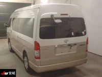 Toyota HIACE лот № 2052 оценка R  с аукциона в Японии 1