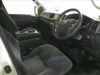 Toyota HIACE лот № 2052 оценка R  с аукциона в Японии 3