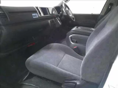 Toyota HIACE  с аукциона в Японии