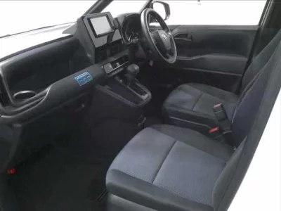 Toyota NOAH  с аукциона в Японии