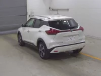 Nissan KICKS лот № 1009 оценка 6  с аукциона в Японии 1