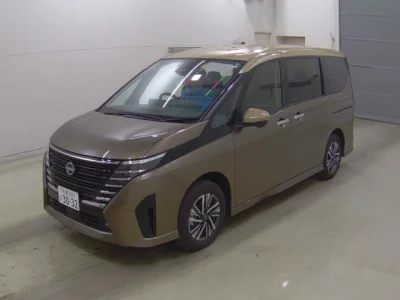Nissan SERENA  с аукциона в Японии