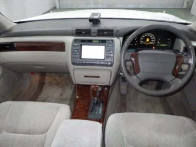 Toyota CROWN  с аукциона в Японии