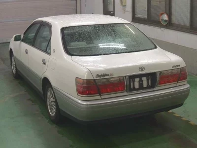 Toyota CROWN  с аукциона в Японии