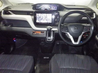 Mitsubishi DELICA D2  с аукциона в Японии