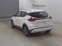 Nissan KICKS лот № 1014 оценка 5  с аукциона в Японии 1