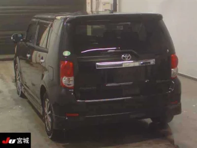 Toyota COROLLA RUMION  с аукциона в Японии