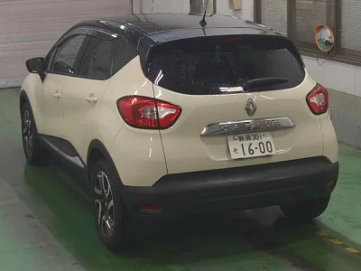 Renault Captur  с аукциона в Японии