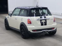 BMW MINI лот № 2917 оценка 4  с аукциона в Японии 1