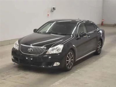 Toyota CROWN  с аукциона в Японии