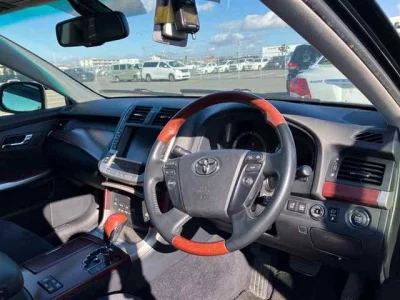 Toyota CROWN  с аукциона в Японии