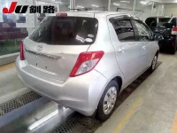 Toyota VITZ лот № 8014 оценка R  с аукциона в Японии 8