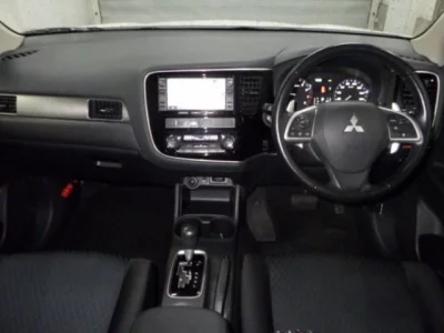 Mitsubishi OUTLANDER  с аукциона в Японии