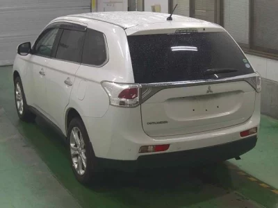 Mitsubishi OUTLANDER  с аукциона в Японии