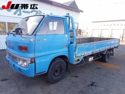 Isuzu ELF  с аукциона в Японии