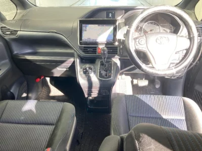 Toyota NOAH  с аукциона в Японии