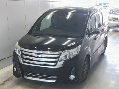 Toyota NOAH  с аукциона в Японии
