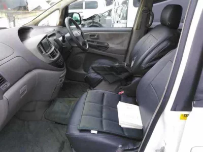 Toyota ESTIMA  с аукциона в Японии