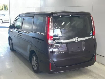 Toyota ESQUIRE  с аукциона в Японии
