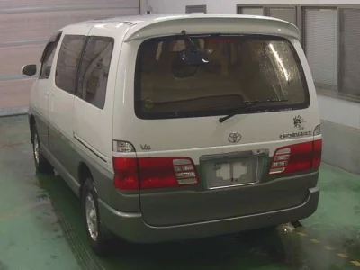 Toyota HIACE  с аукциона в Японии