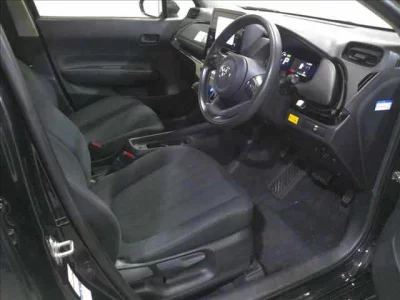 Toyota AQUA  с аукциона в Японии