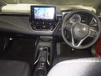 Toyota COROLLA SPORT  с аукциона в Японии