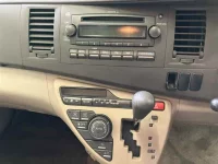 Toyota ISIS лот № 70094 оценка 3.5  с аукциона в Японии 5