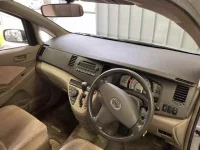 Toyota ISIS лот № 70094 оценка 3.5  с аукциона в Японии 2