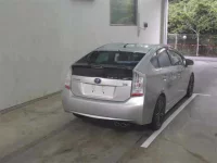 Toyota PRIUS лот № 1001 оценка R  с аукциона в Японии 4