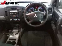 Mitsubishi PAJERO лот № 7004 оценка 3  с аукциона в Японии 2