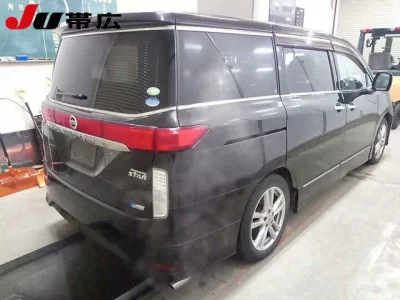 Nissan ELGRAND  с аукциона в Японии
