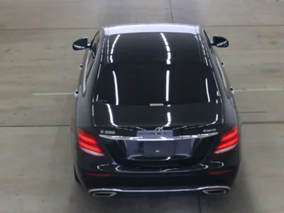 Mercedes-Benz E CLASS  с аукциона в Японии