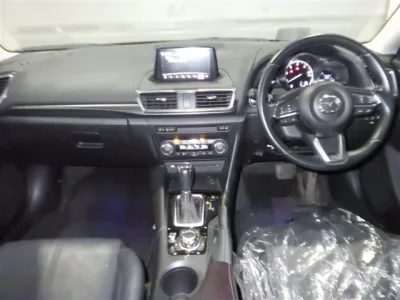 Mazda AXELA  с аукциона в Японии