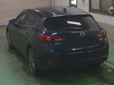 Mazda AXELA  с аукциона в Японии