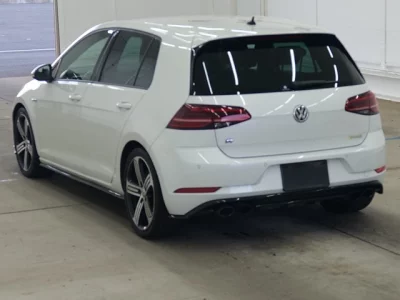 Volkswagen GOLF  с аукциона в Японии