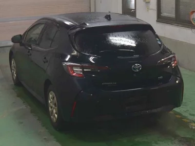 Toyota COROLLA SPORT  с аукциона в Японии