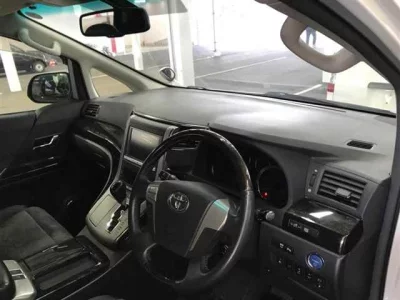 Toyota VELLFIRE  с аукциона в Японии